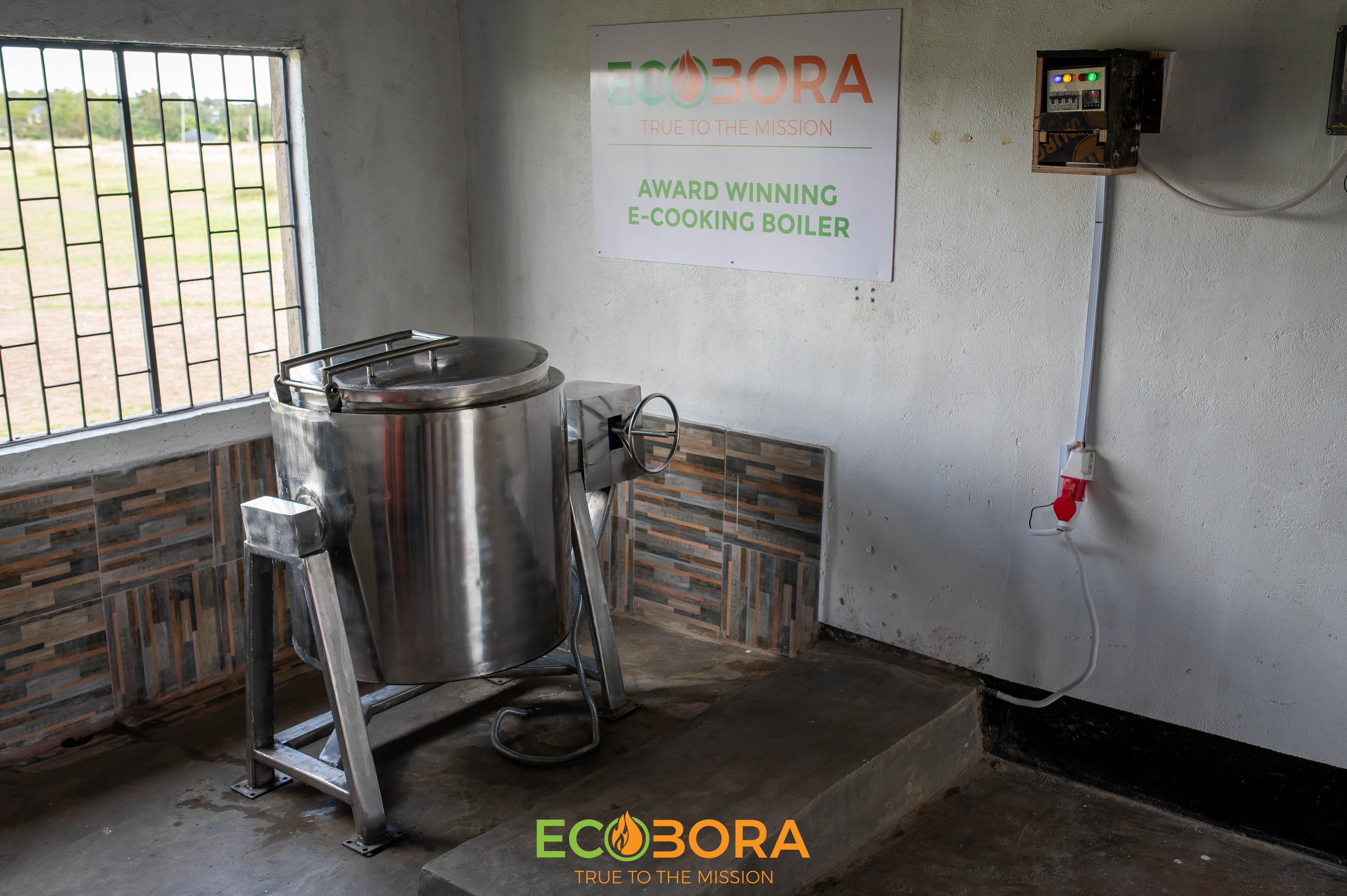 ecobora image students eating