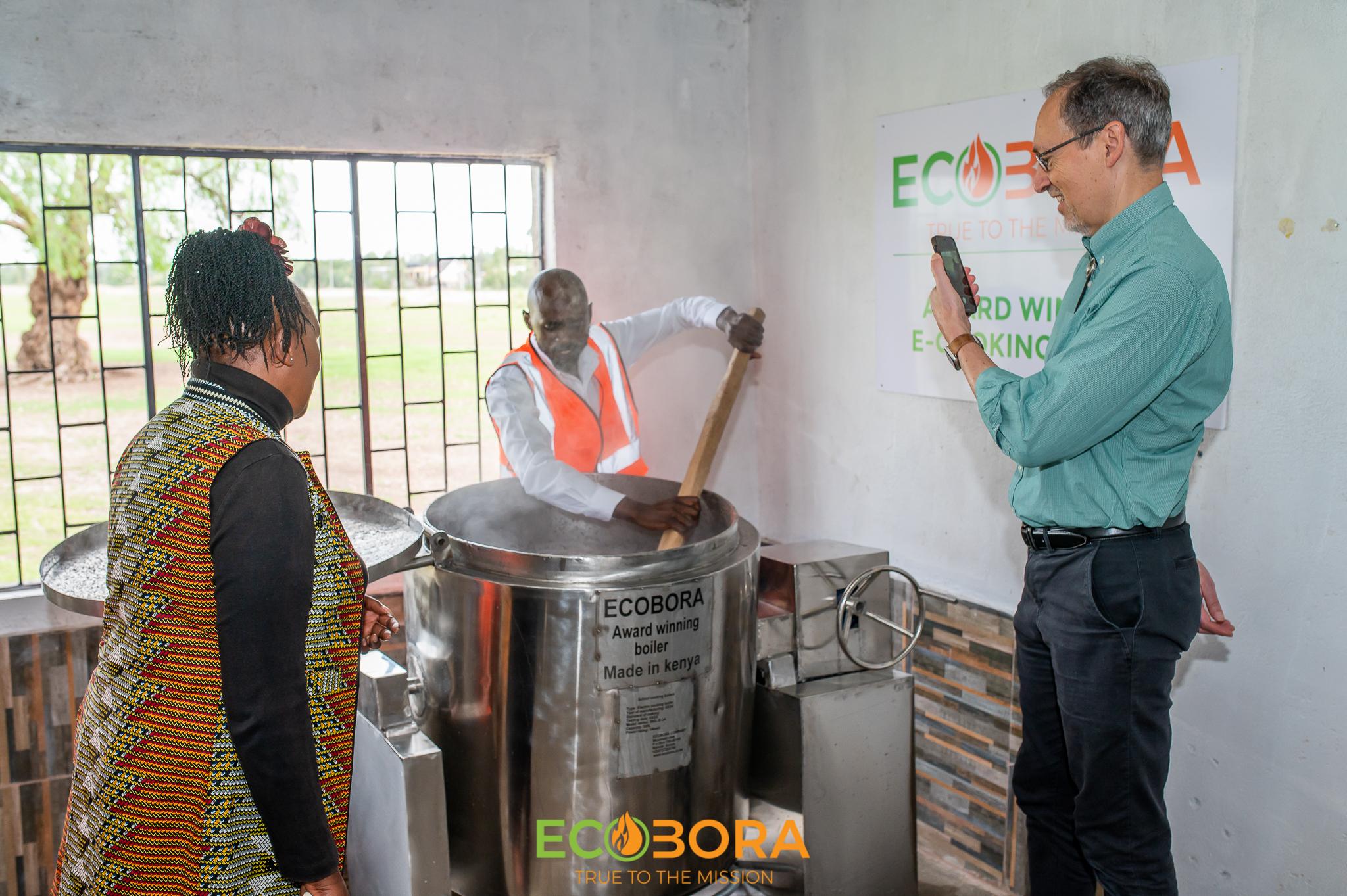 ecobora students food